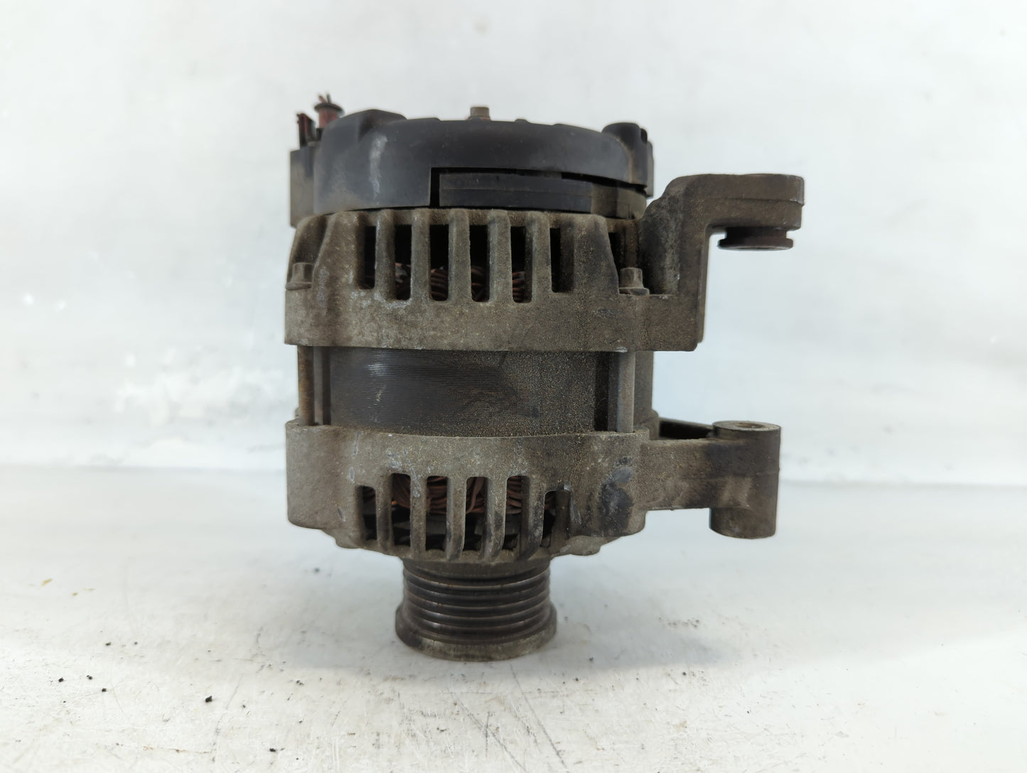 2012-2019 Chevrolet Sonic Alternator Replacement Generator Charging Assembly Engine OEM P/N:12J10 14V 100A 13579663 Fits OEM