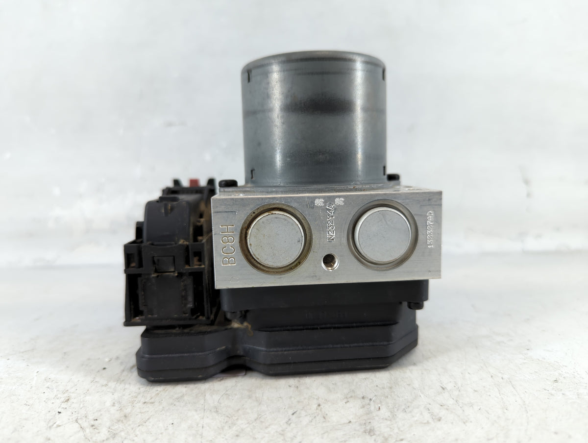 2012-2013 Chevrolet Sonic Anti-Lock Brake ABS Pump Module Actuator OEM P/N:95104537 Fits Fits 2012 2013 OEM Used Auto Parts 