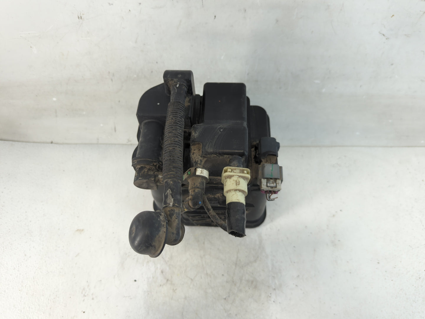 2013 Chevrolet Sonic Fuel Vapor Charcoal Canister 927188 - Oemusedautoparts1.com
