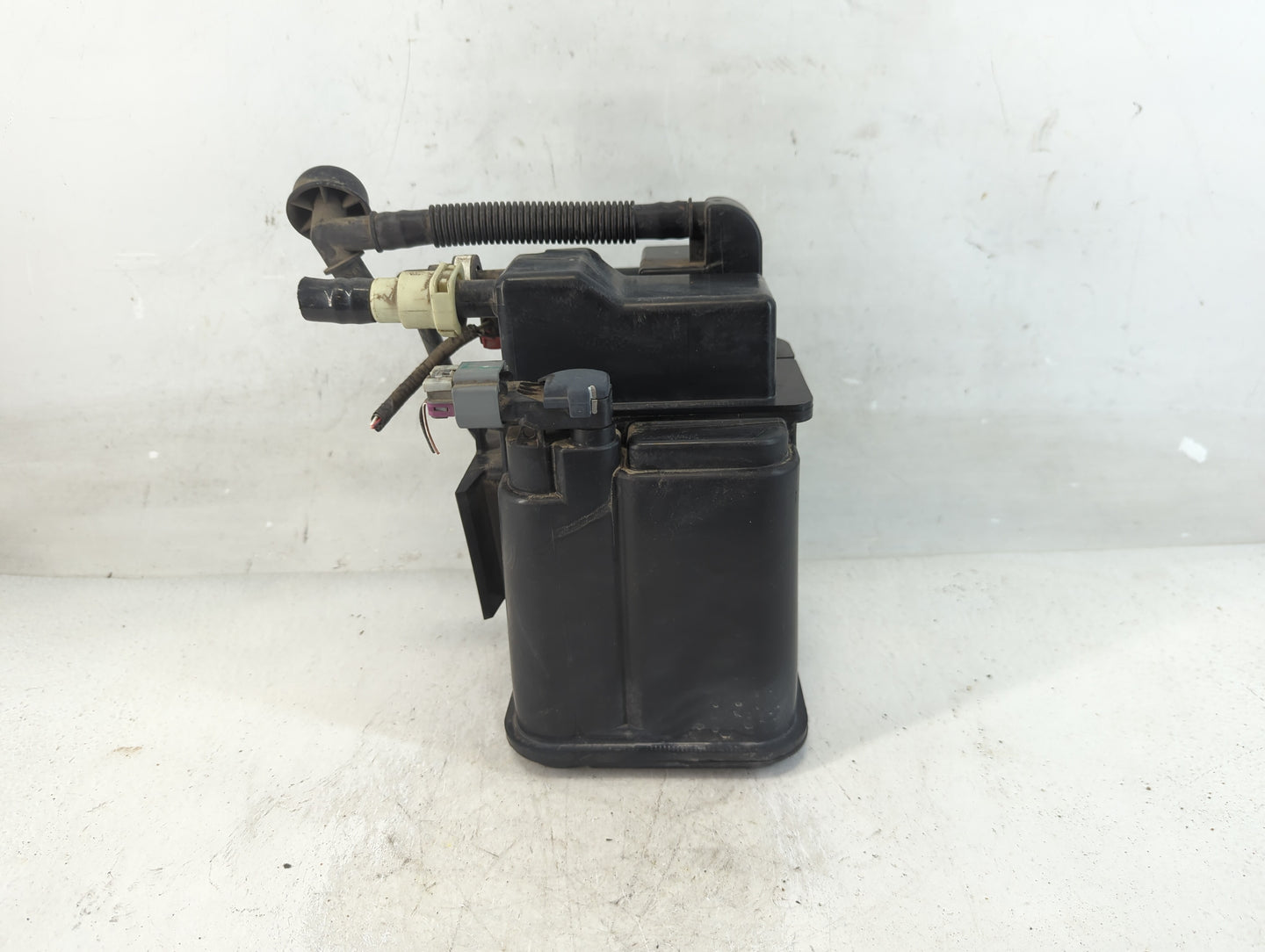 2013 Chevrolet Sonic Fuel Vapor Charcoal Canister 927188 - Oemusedautoparts1.com