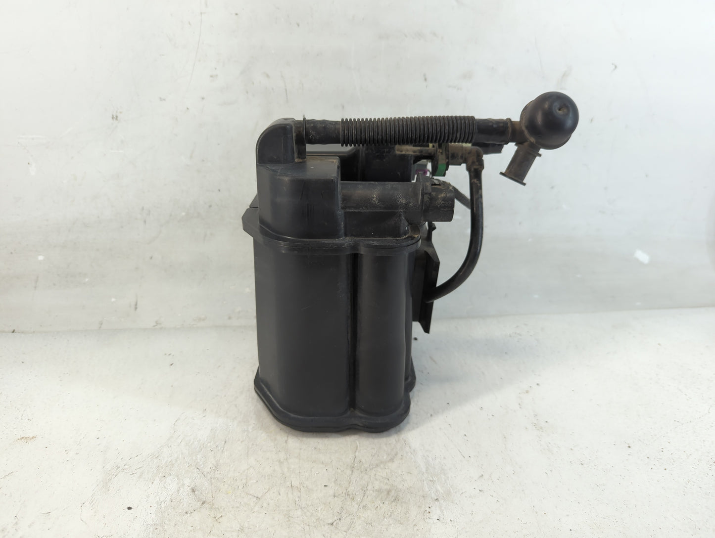 2013 Chevrolet Sonic Fuel Vapor Charcoal Canister 927188 - Oemusedautoparts1.com