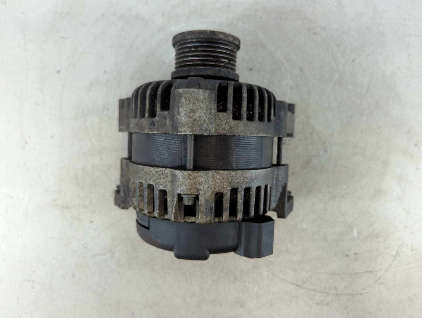 2012-2019 Chevrolet Sonic Alternator Replacement Generator Charging Assembly Engine OEM P/N:13579663 Fits OEM Used Auto Part