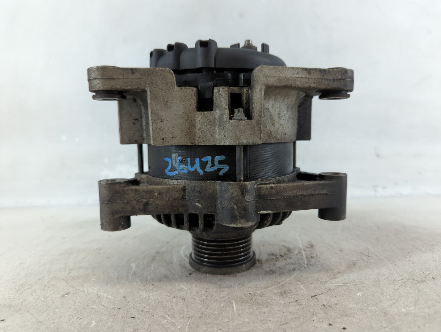 2012-2019 Chevrolet Sonic Alternator Replacement Generator Charging Assembly Engine OEM P/N:13579663 Fits OEM Used Auto Part