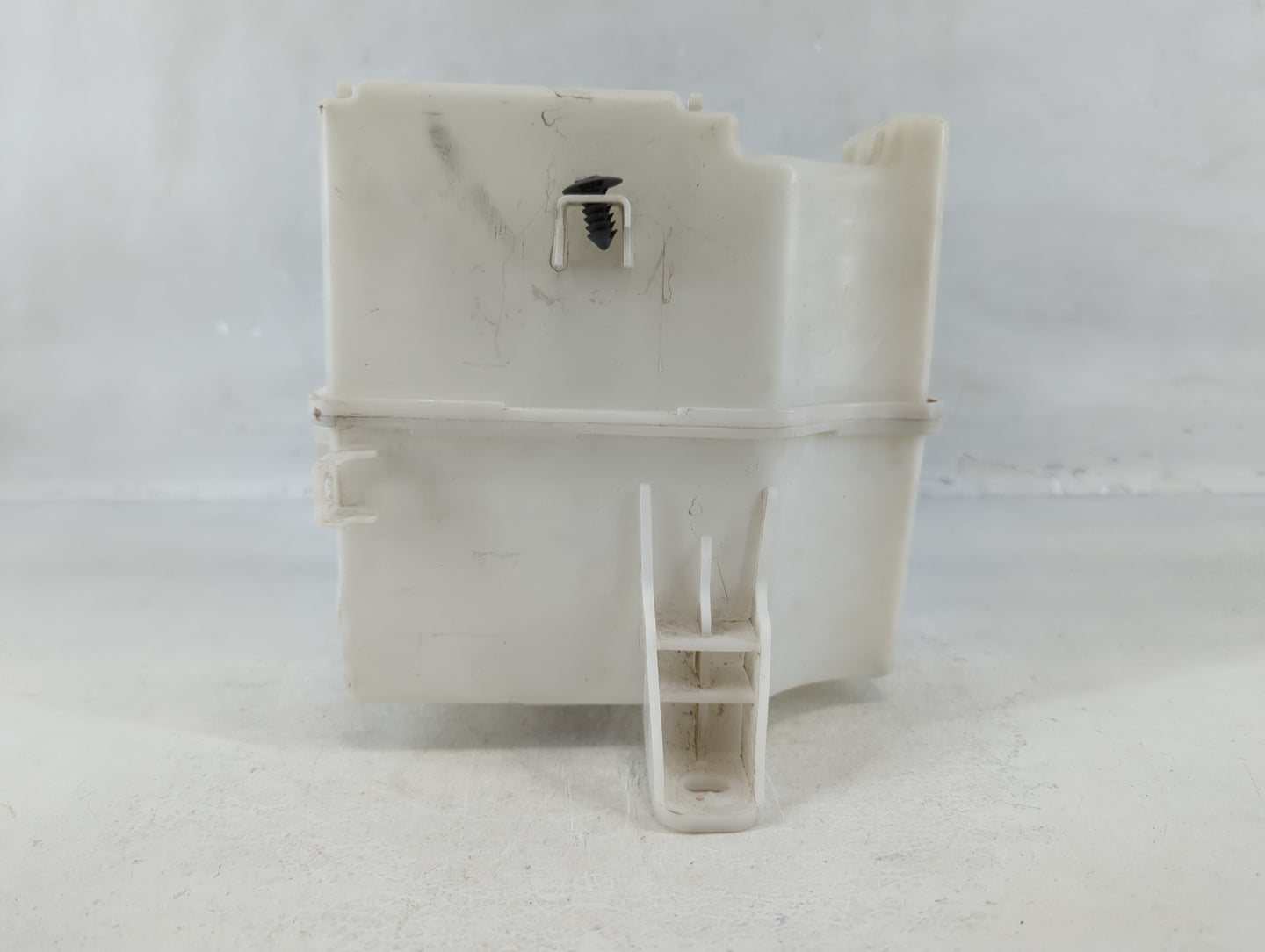 2012-2019 Chevrolet Sonic Windshield Washer Fluid Reservoir Bottle Oem - Oemusedautoparts1.com