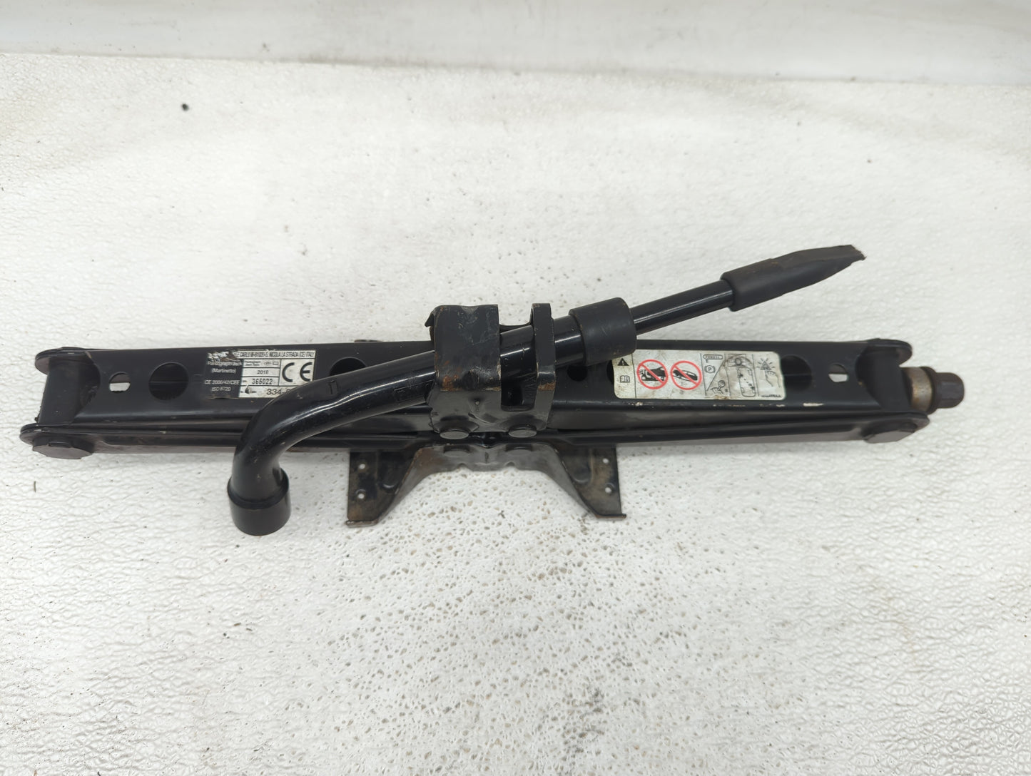 2013 Chevrolet Suburban Spare Scissor Car Jack - Oemusedautoparts1.com
