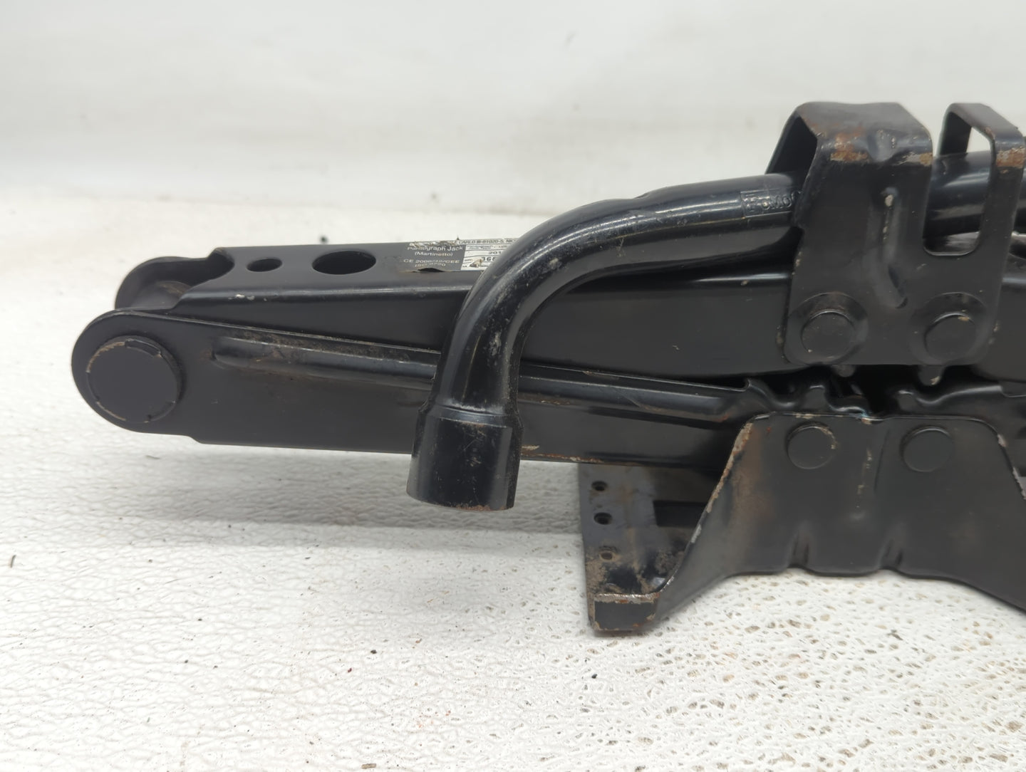2013 Chevrolet Suburban Spare Scissor Car Jack - Oemusedautoparts1.com