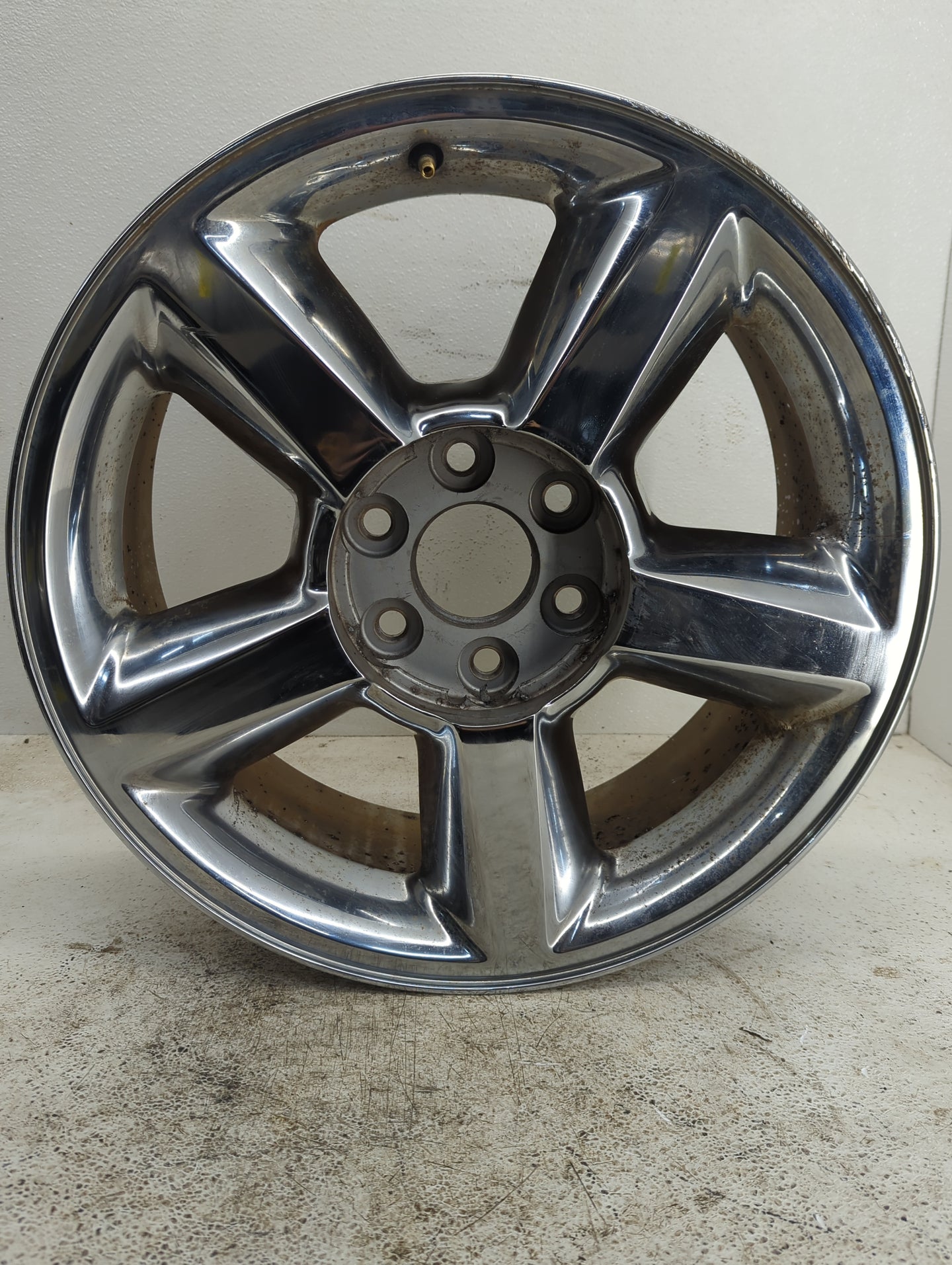 Chevrolet Suburban Oem Wheel Rim - Oemusedautoparts1.com