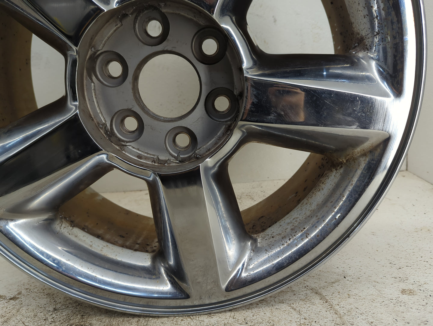 Chevrolet Suburban Oem Wheel Rim - Oemusedautoparts1.com