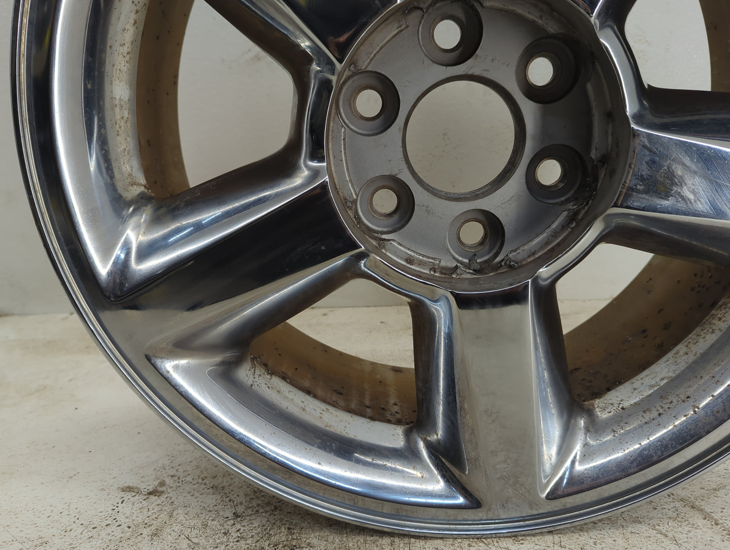 Chevrolet Suburban Oem Wheel Rim - Oemusedautoparts1.com