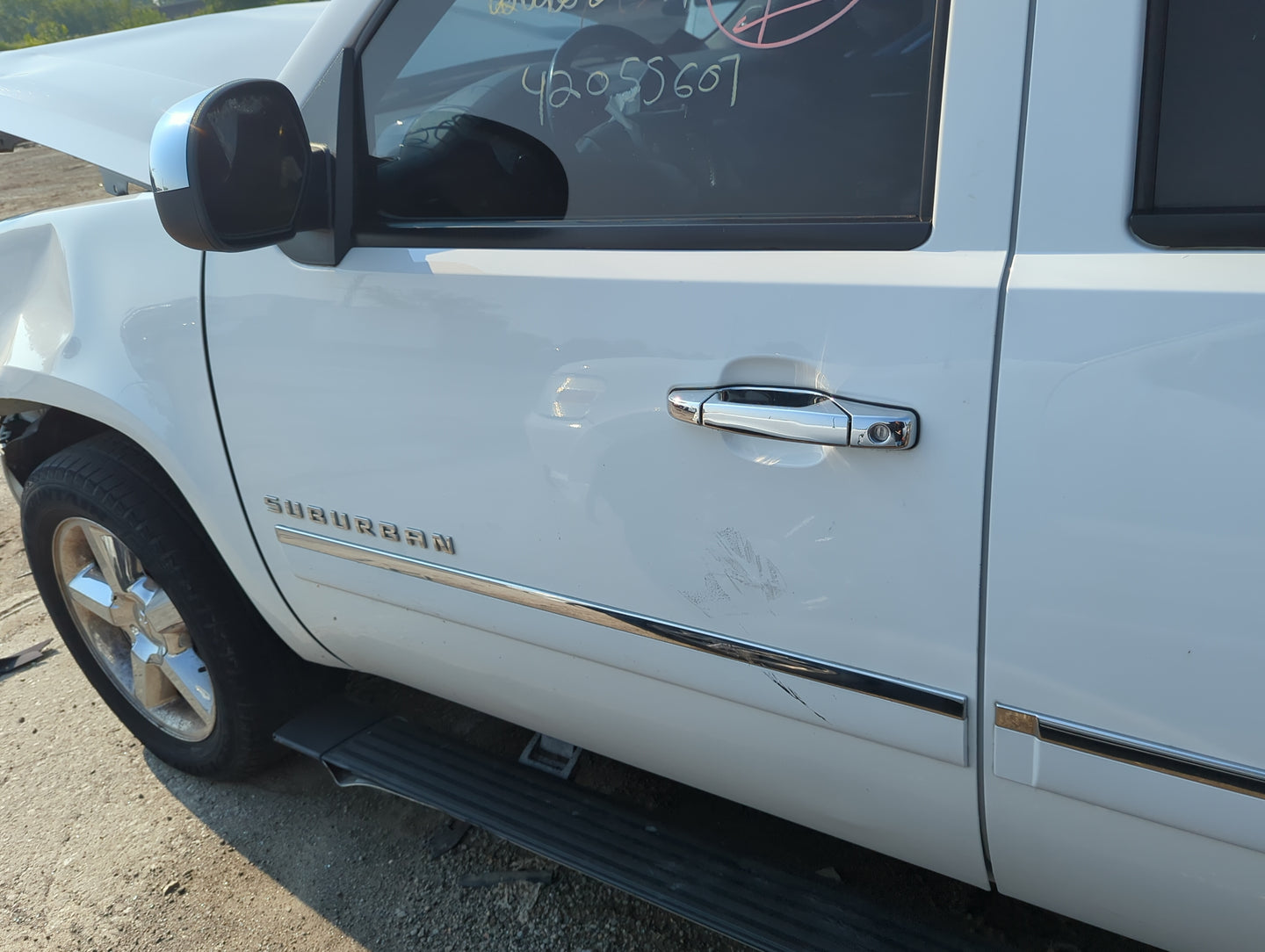Chevrolet Suburban Driver Front Door Oem - Oemusedautoparts1.com