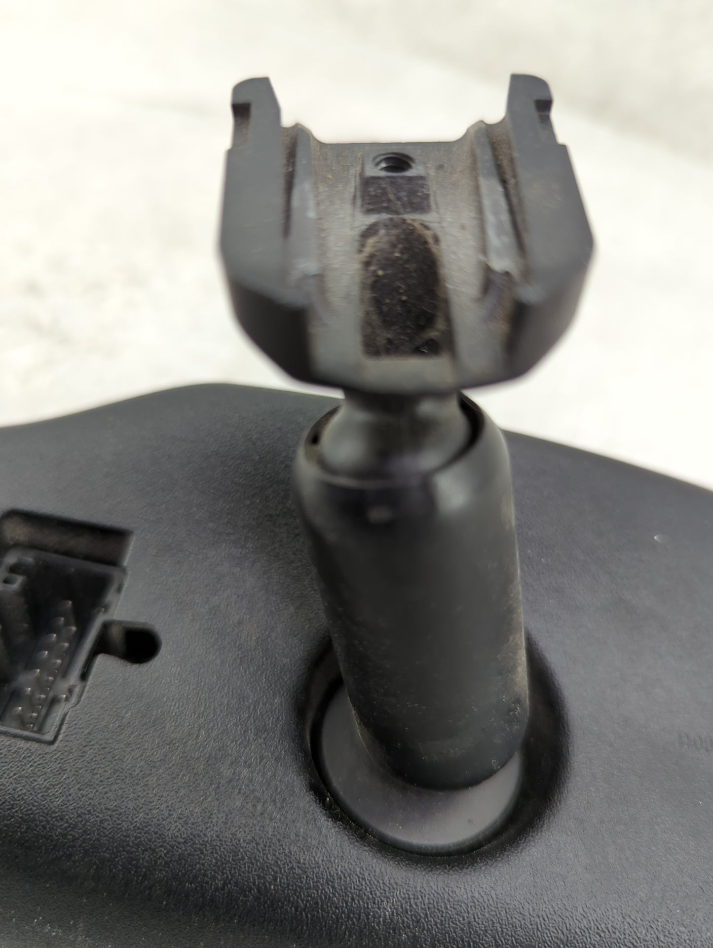 2010-2014 Chevrolet Suburban Interior Rear View Mirror Replacement OEM Fits OEM Used Auto Parts - Oemusedautoparts1.com