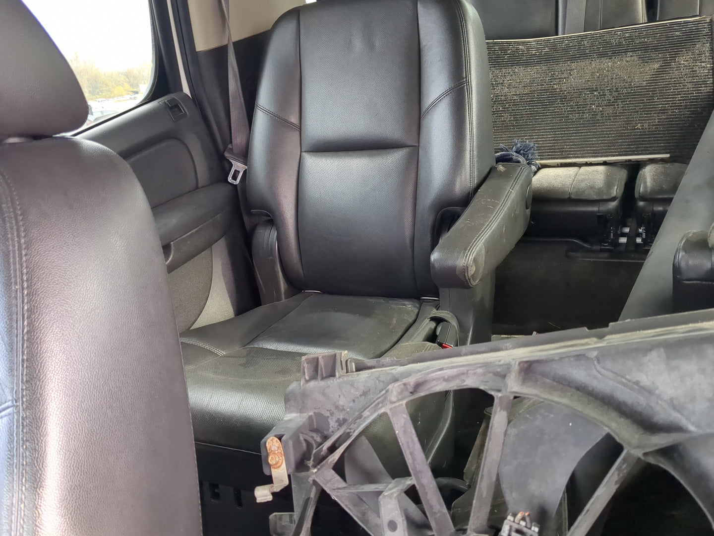 2013 Chevrolet Suburban Rear Seat Oem - Oemusedautoparts1.com