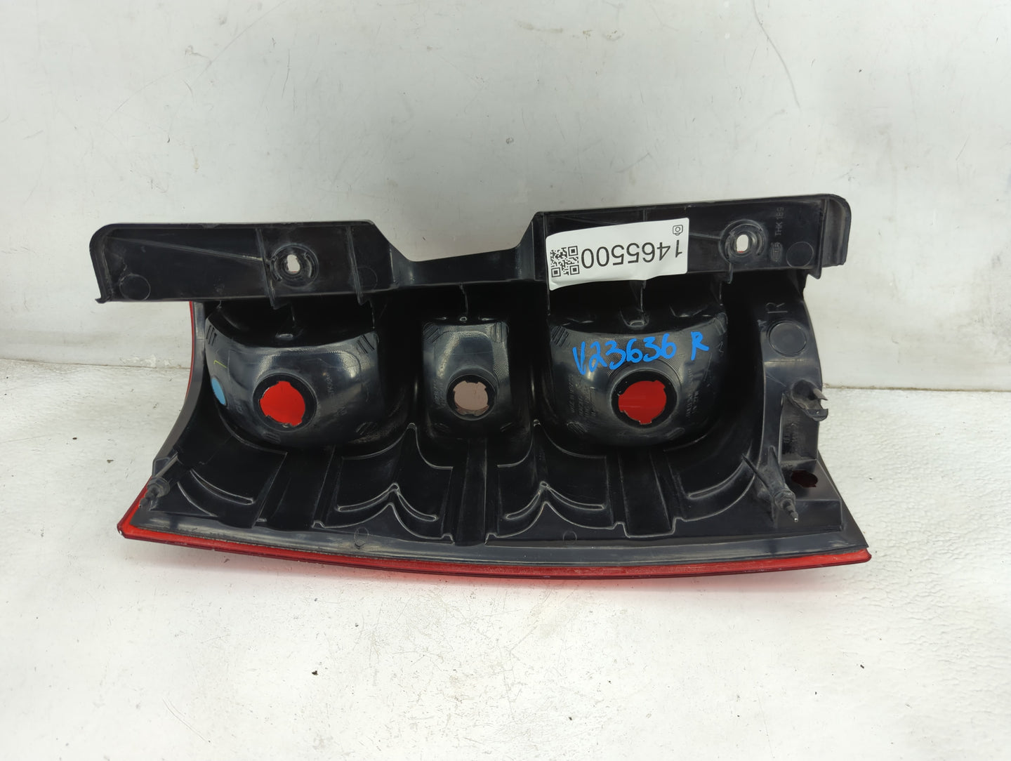 2007-2014 Chevrolet Suburban Tail Light Assembly Passenger Right OEM P/N:A216RS121T A2P307 Fits OEM Used Auto Parts - Oemuse