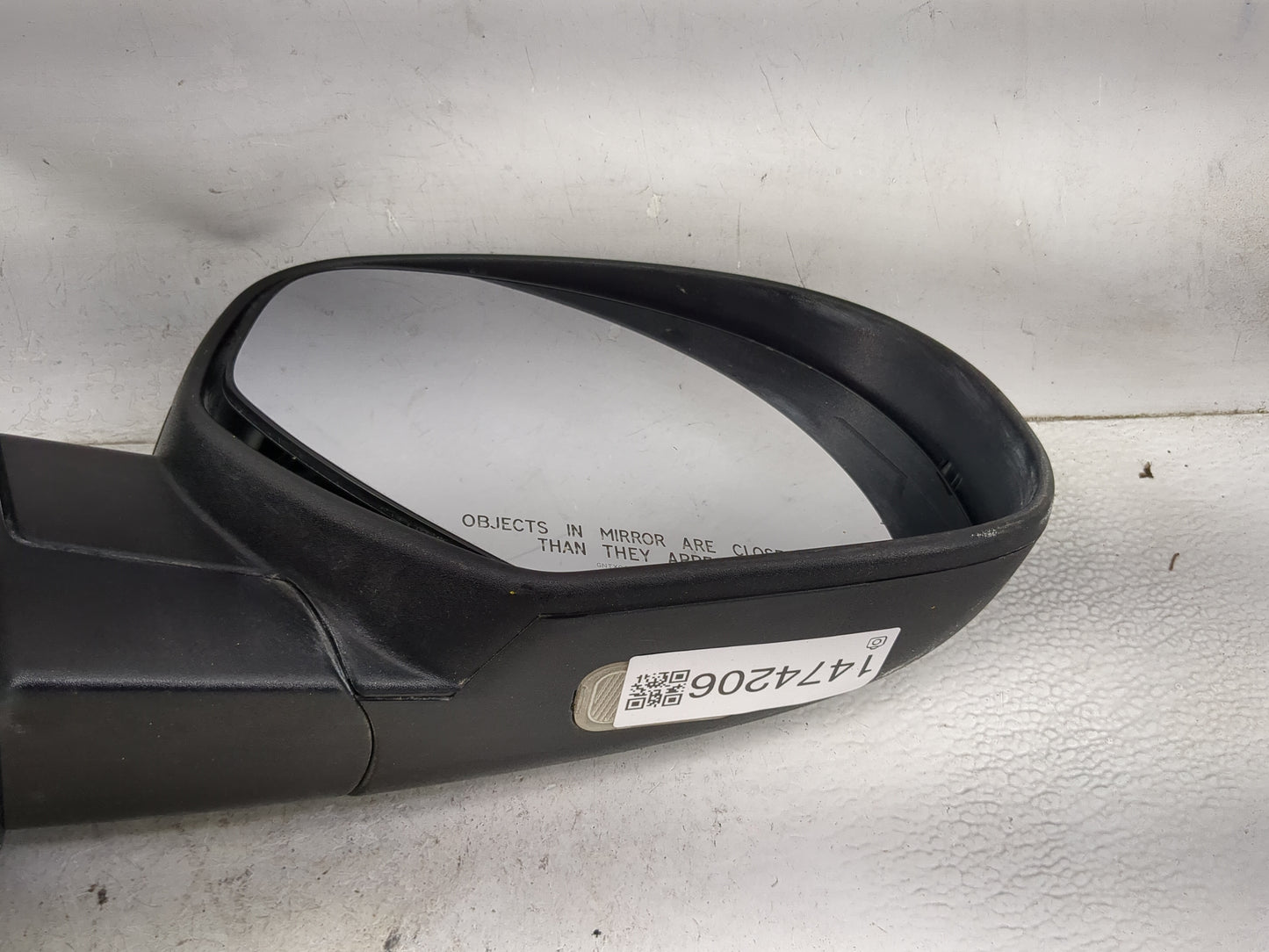 2009-2014 Chevrolet Suburban Passenger Side View Mirror - Right Door Mirror OEM Used - Oemusedautoparts1.com
