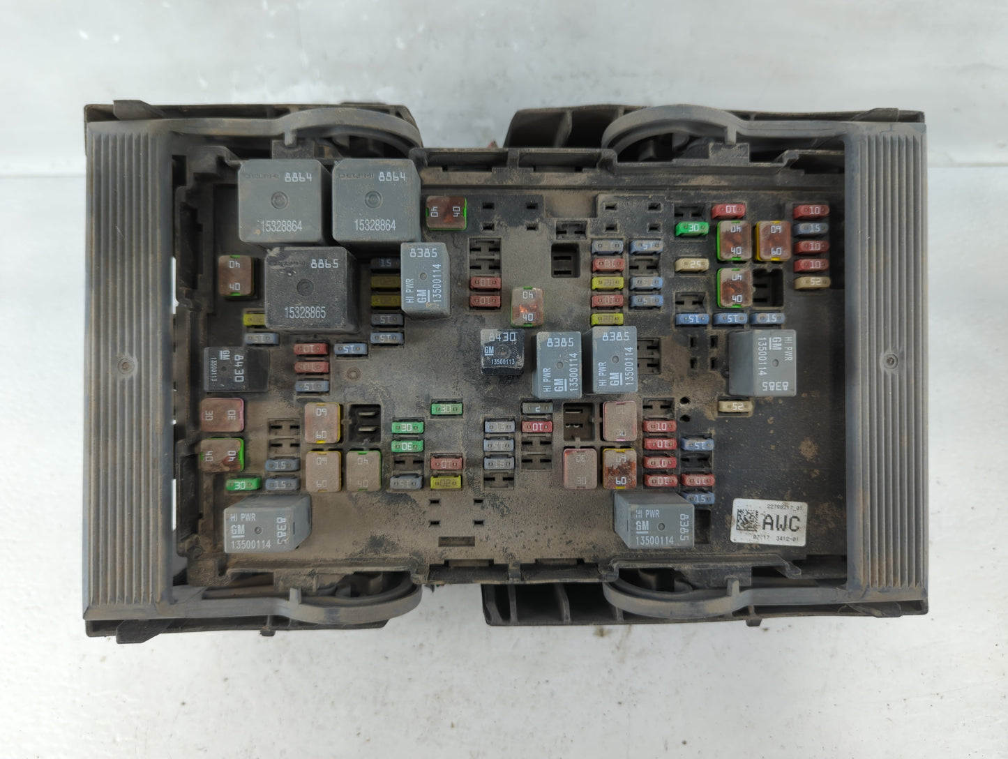 2010-2014 Chevrolet Suburban 1500 Fusebox Fuse Box Panel Relay Module P/N:22798217 Fits Fits 2010 2011 2012 2013 2014 OEM Us