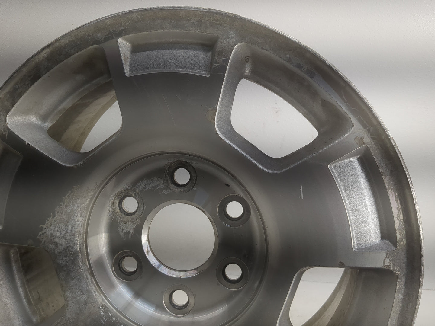2007-2014 Chevrolet Suburban 1500 Oem Wheel Rim 1303084 - Oemusedautoparts1.com