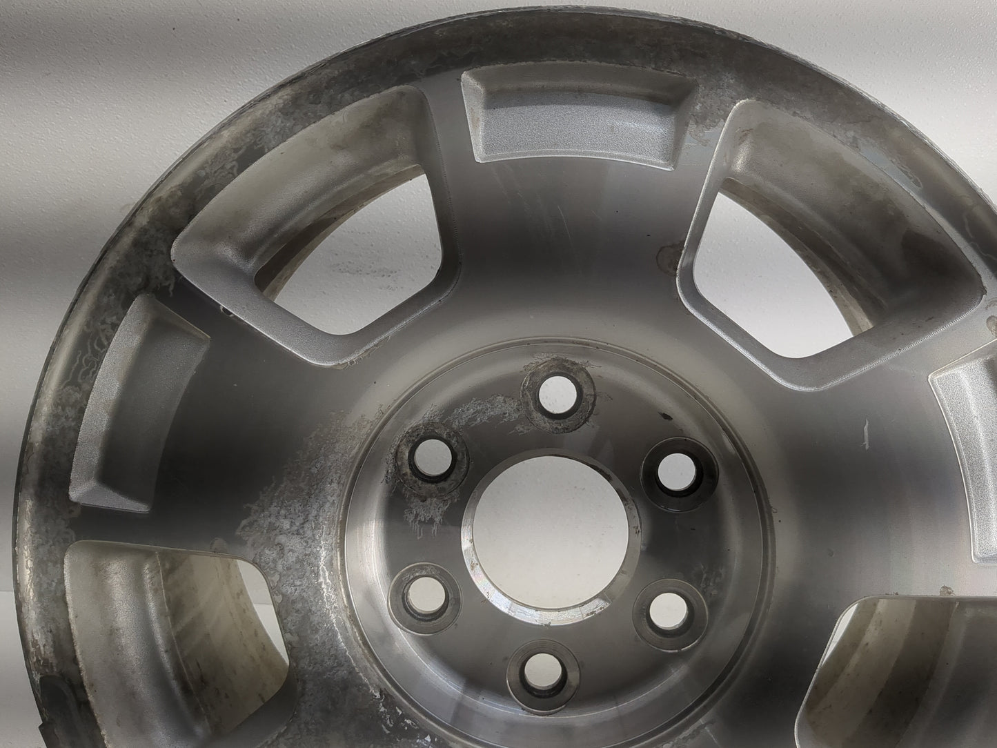 2007-2014 Chevrolet Suburban 1500 Oem Wheel Rim 1303084 - Oemusedautoparts1.com