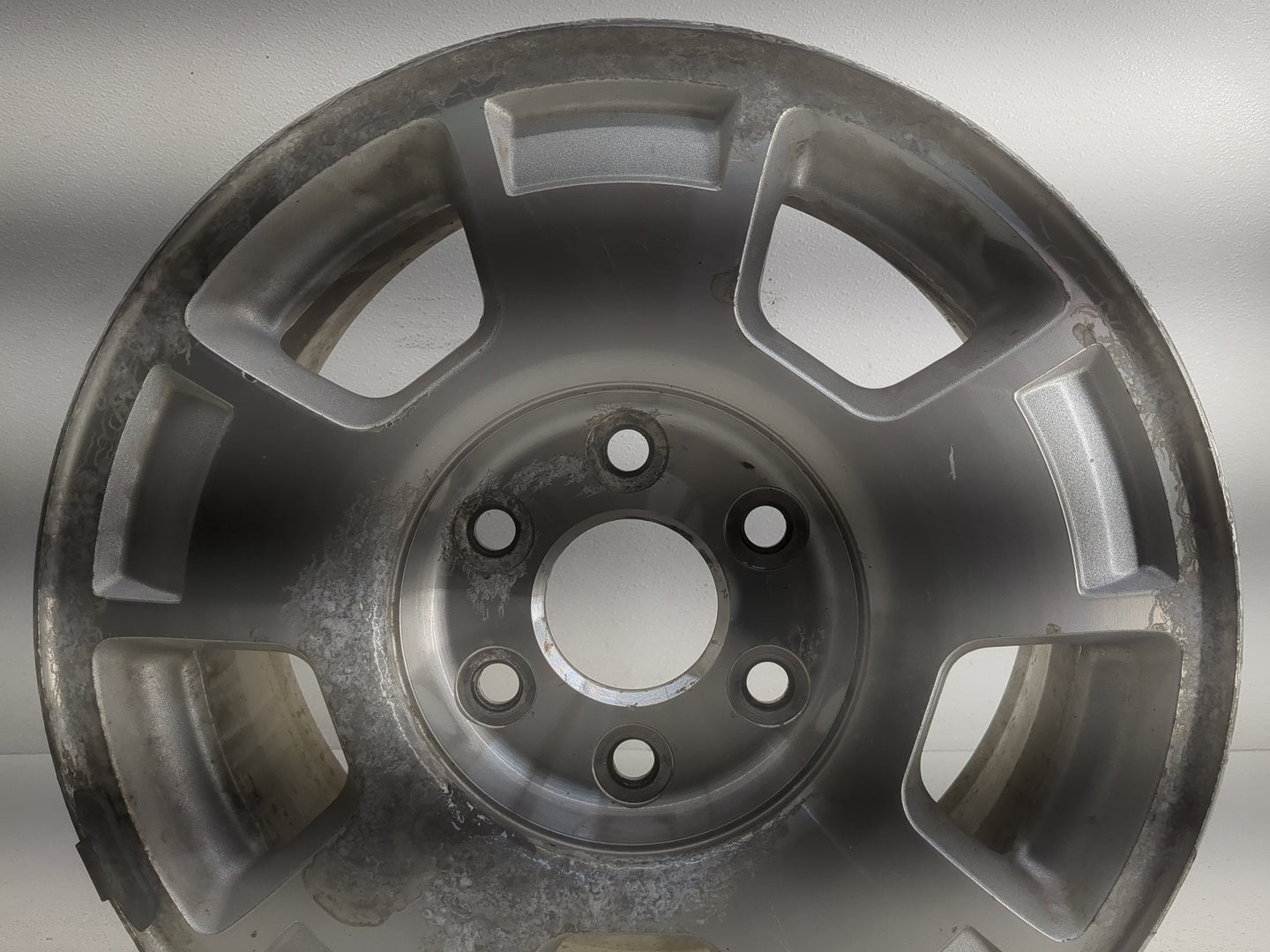 2007-2014 Chevrolet Suburban 1500 Oem Wheel Rim 1303084 - Oemusedautoparts1.com