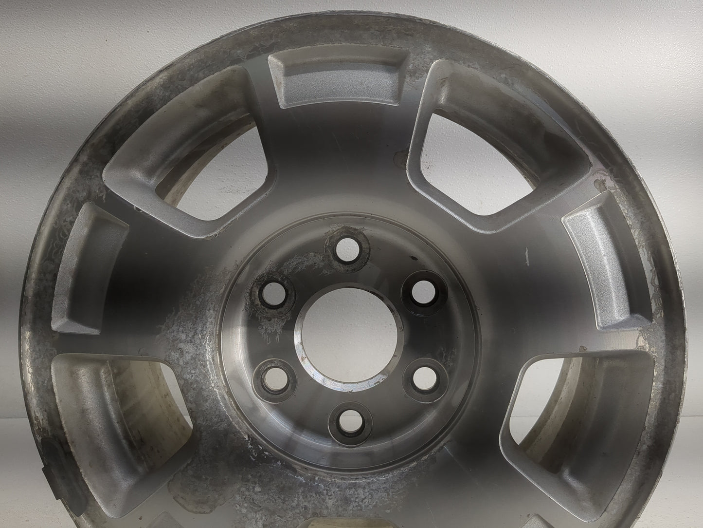 2007-2014 Chevrolet Suburban 1500 Oem Wheel Rim 1303084 - Oemusedautoparts1.com