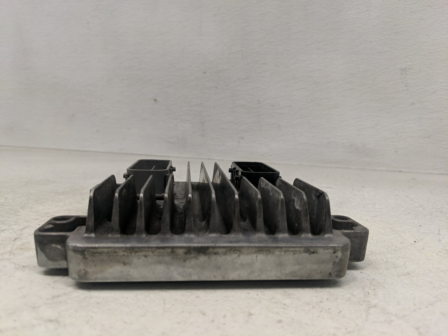 2010-2014 Chevrolet Suburban 1500 PCM Engine Control Computer ECU ECM PCU OEM P/N:12653784 Fits OEM Used Auto Parts - Oemuse