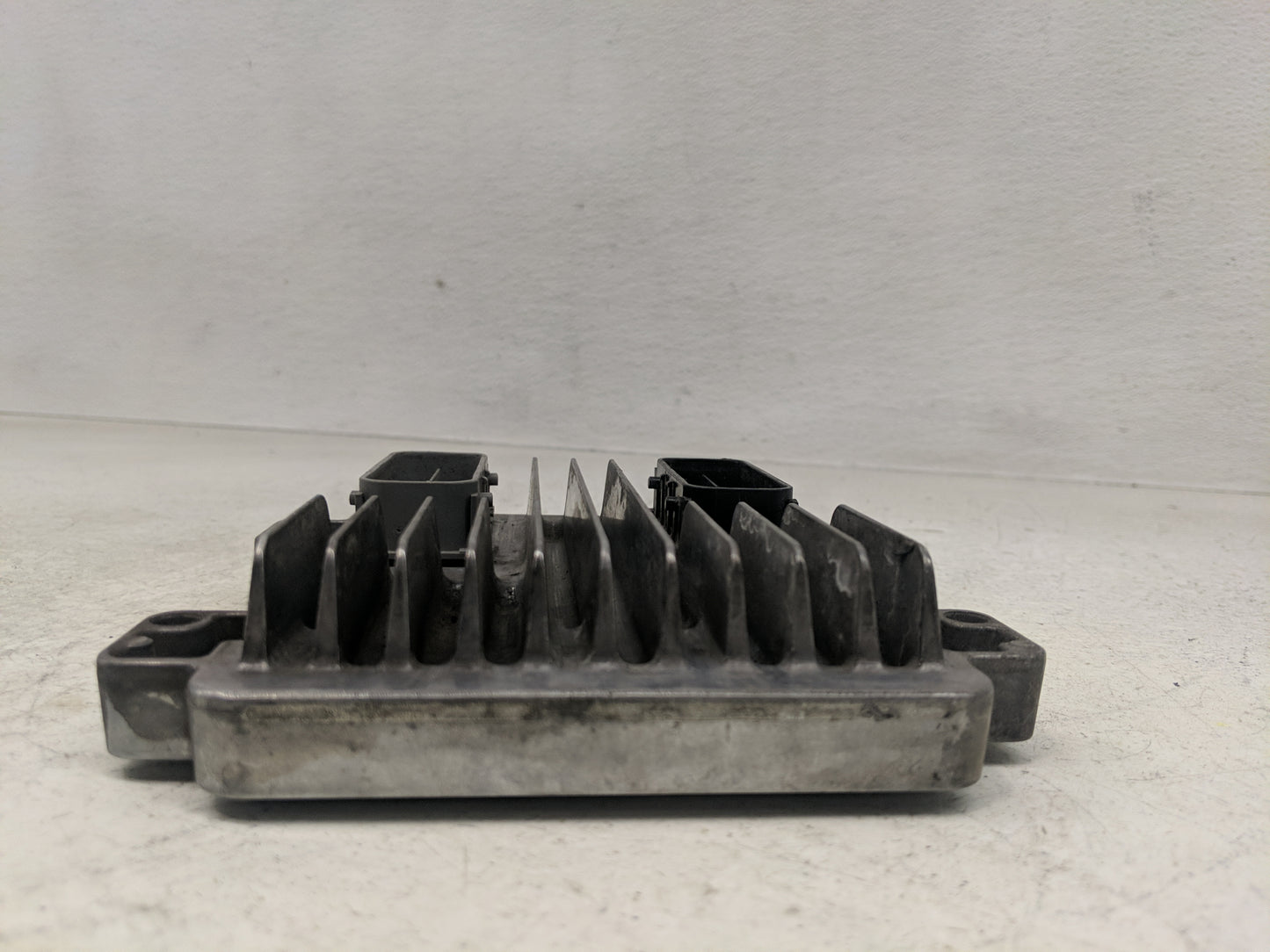 2010-2014 Chevrolet Suburban 1500 PCM Engine Control Computer ECU ECM PCU OEM P/N:12653784 Fits OEM Used Auto Parts - Oemuse