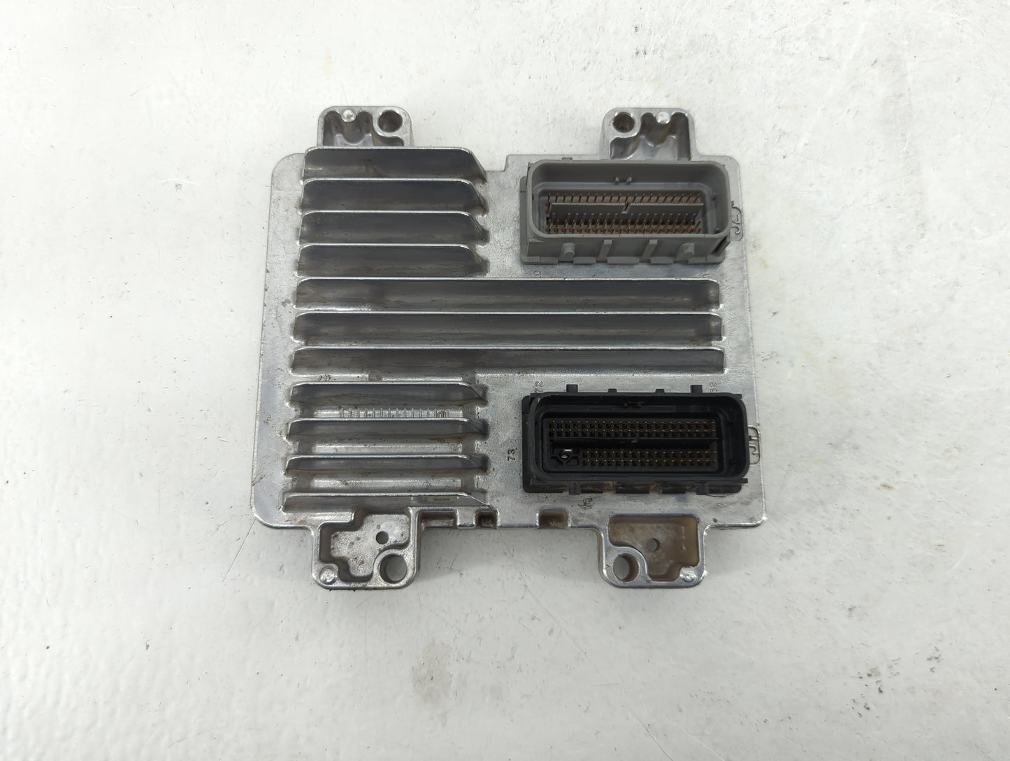 2010-2014 Chevrolet Suburban 1500 PCM Engine Control Computer ECU ECM PCU OEM P/N:12639900 12653784 Fits OEM Used Auto Parts