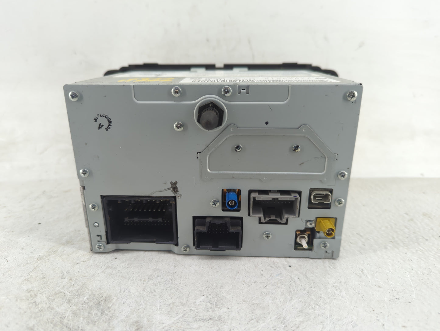 2013 Chevrolet Suburban 1500 Radio AM FM Cd Player Receiver Replacement P/N:22923616 Fits OEM Used Auto Parts - Oemusedautop