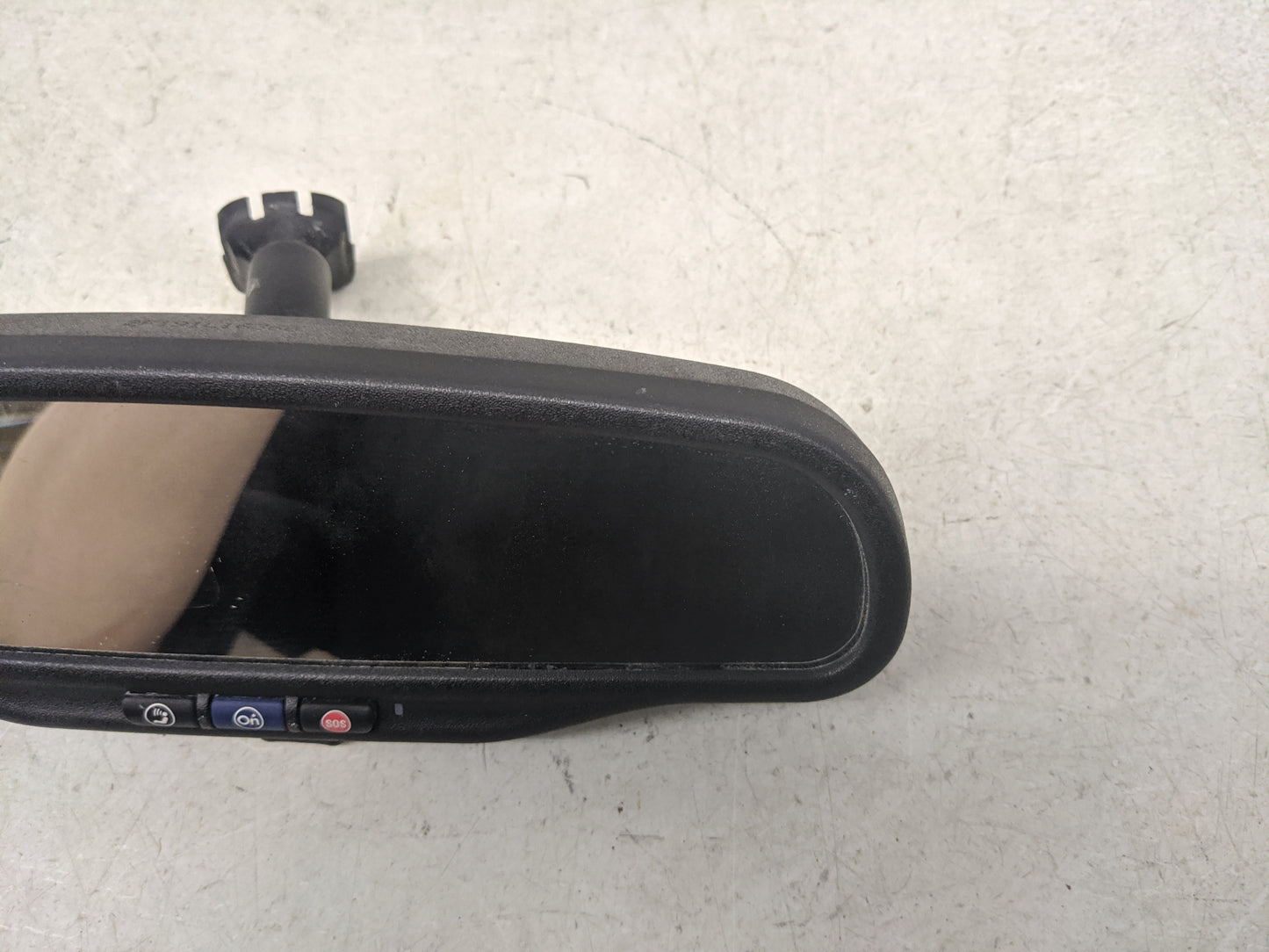 2013 Chevrolet Suburban 1500 Interior Rear View Mirror Replacement OEM P/N:015835 Fits OEM Used Auto Parts - Oemusedautopart