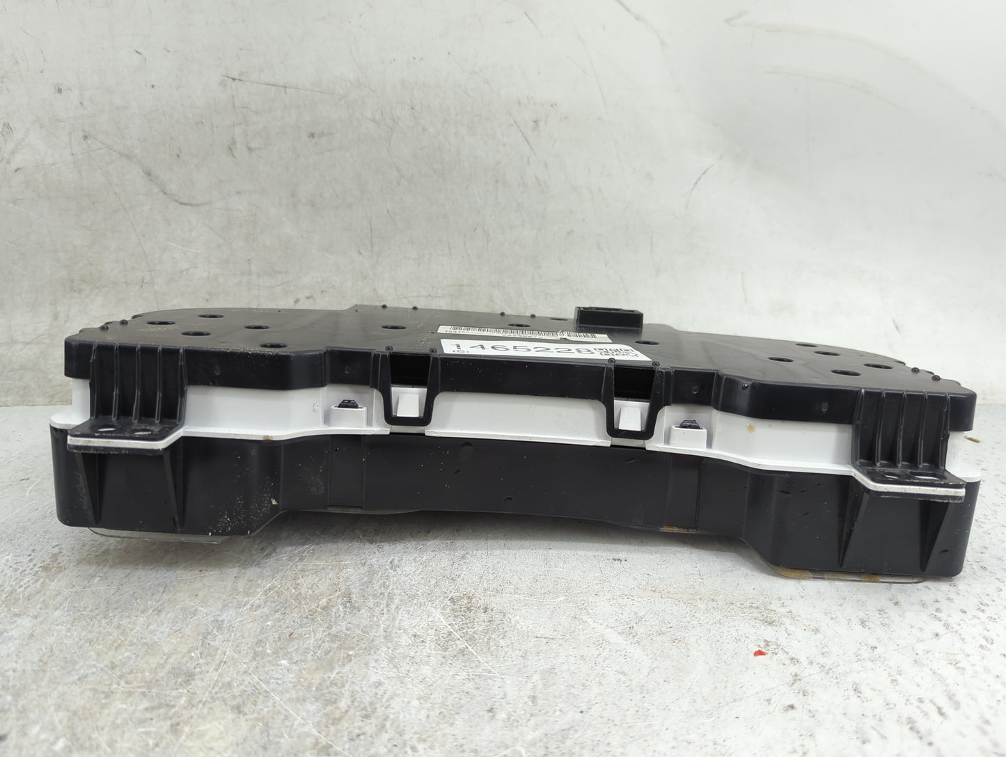 2009-2014 Chevrolet Suburban 1500 Instrument Cluster Speedometer Gauges P/N:22838411 28330570 Miles: Fits OEM Used Auto Part