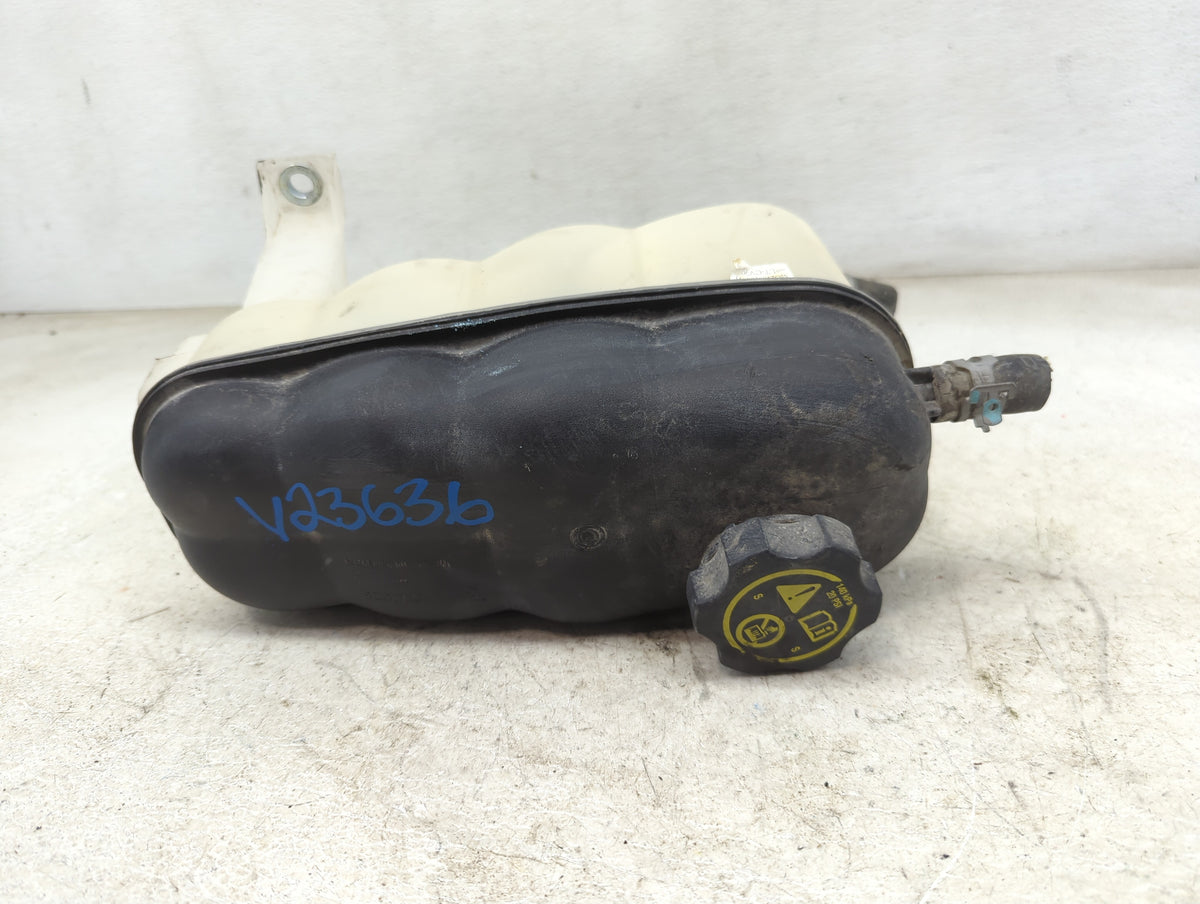2007 Suburban 1500 Radiator Coolant Overflow Expansion Tank Bottle - Oemusedautoparts1.com