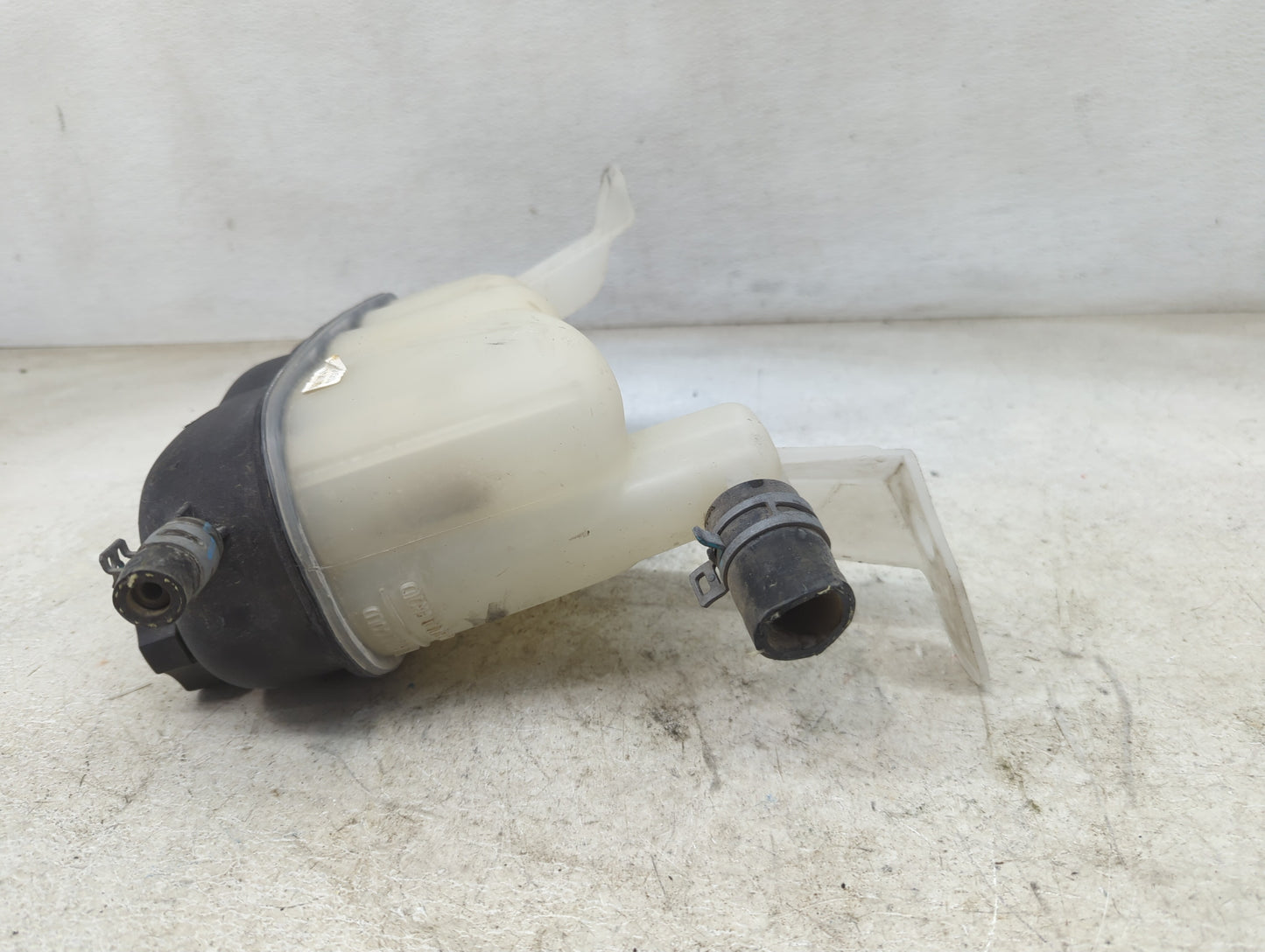 2007 Suburban 1500 Radiator Coolant Overflow Expansion Tank Bottle - Oemusedautoparts1.com