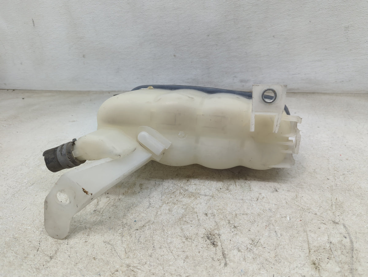 2007 Suburban 1500 Radiator Coolant Overflow Expansion Tank Bottle - Oemusedautoparts1.com