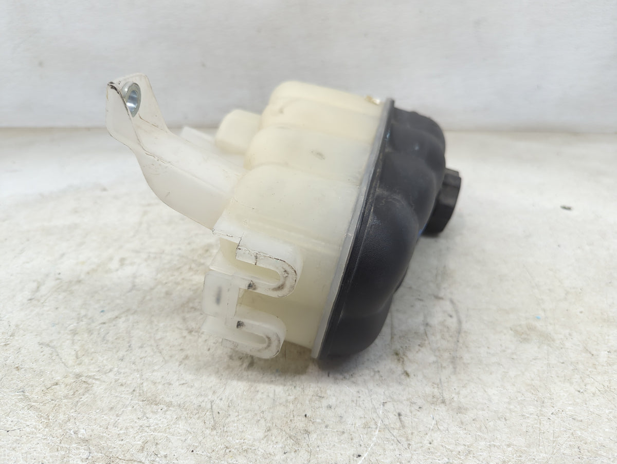 2007 Suburban 1500 Radiator Coolant Overflow Expansion Tank Bottle - Oemusedautoparts1.com