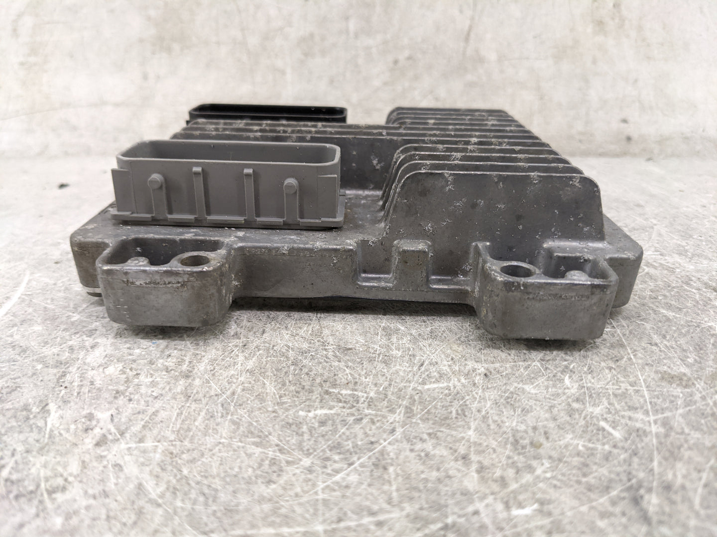 2010-2014 Chevrolet Suburban 1500 PCM Engine Control Computer ECU ECM PCU OEM P/N:12653784 12633238 Fits OEM Used Auto Parts
