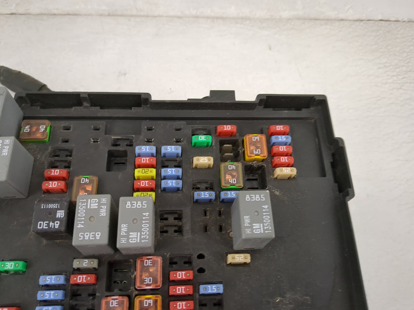 2010-2014 Chevrolet Suburban 1500 Fusebox Fuse Box Panel Relay Module P/N:22798217 Fits Fits 2010 2011 2012 2013 2014 OEM Us