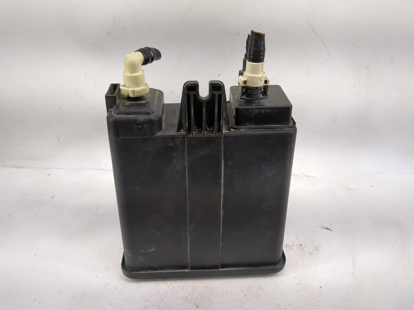 2013 Chevrolet Suburban 1500 Fuel Vapor Charcoal Canister - Oemusedautoparts1.com
