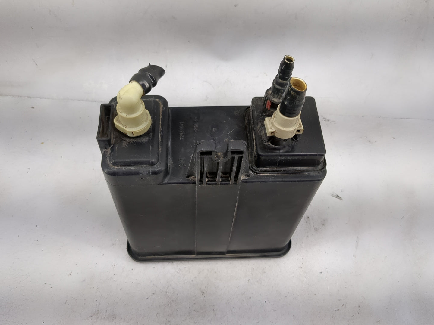 2013 Chevrolet Suburban 1500 Fuel Vapor Charcoal Canister - Oemusedautoparts1.com