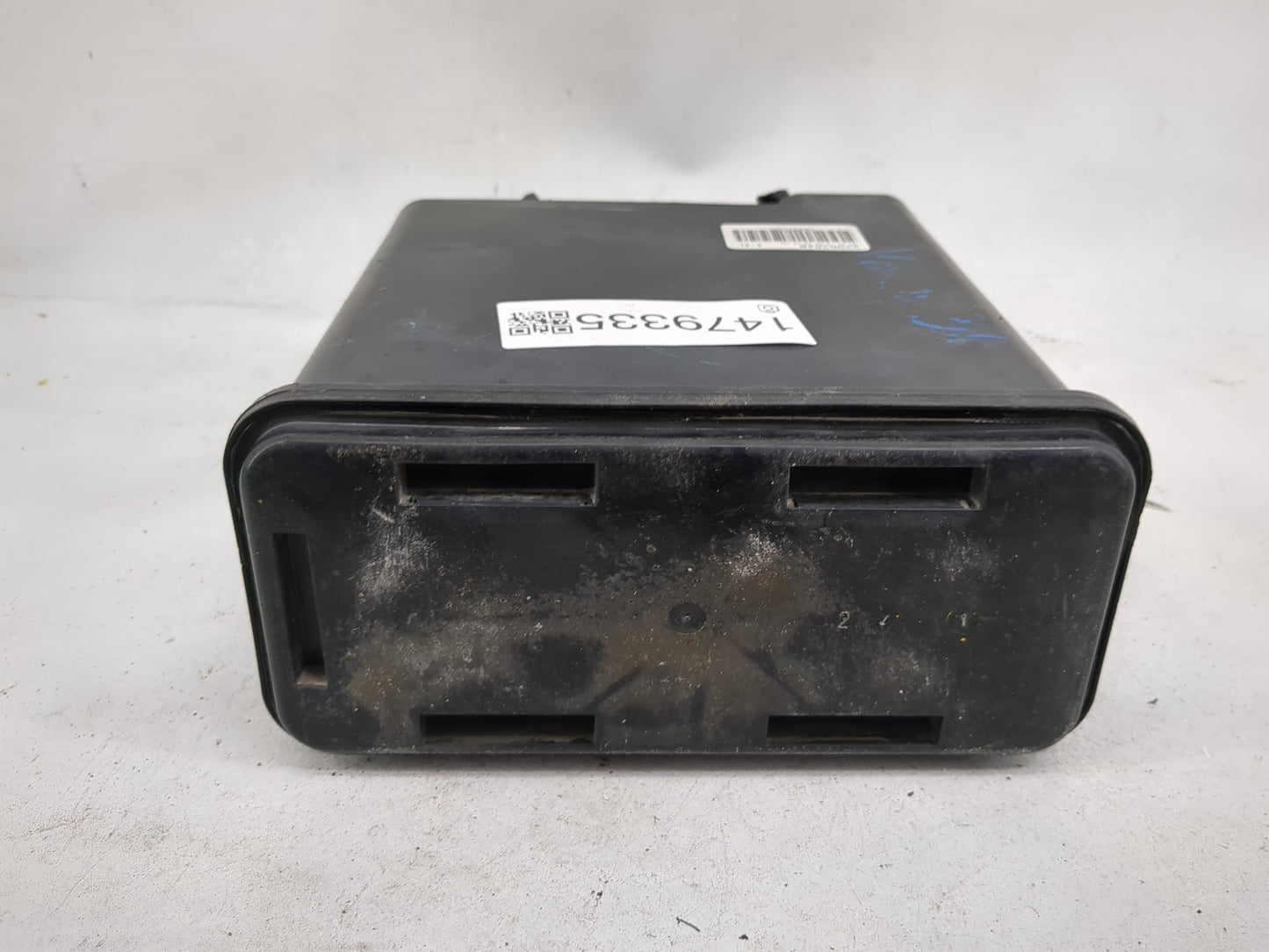 2013 Chevrolet Suburban 1500 Fuel Vapor Charcoal Canister - Oemusedautoparts1.com