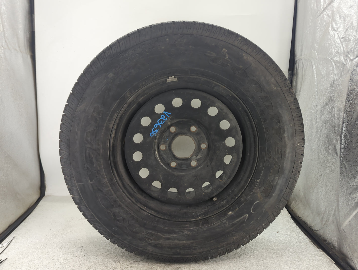 2013 Chevrolet Suburban 1500 Spare Donut Tire Wheel Rim Oem - Oemusedautoparts1.com