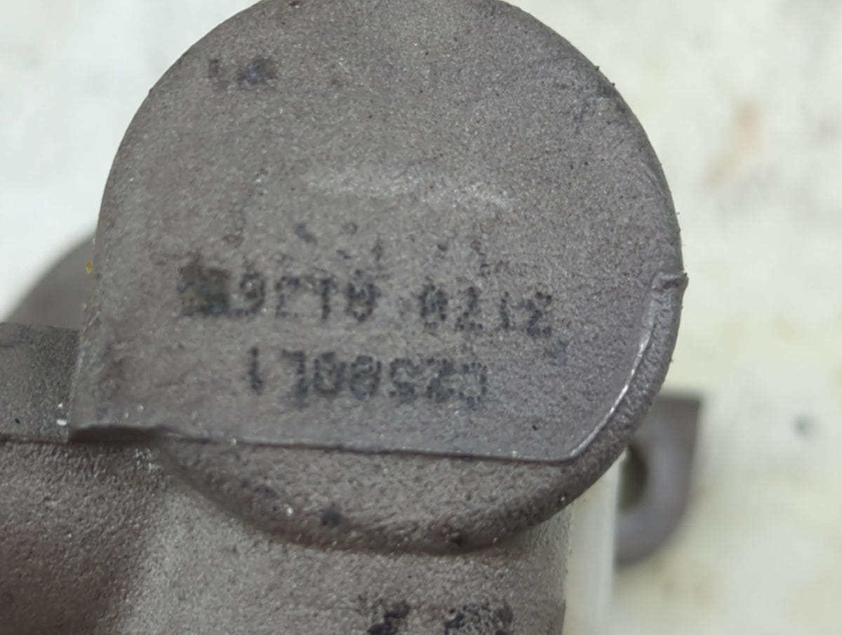 2009-2014 Chevrolet Suburban 1500 Brake Master Cylinder 1492145 - Oemusedautoparts1.com