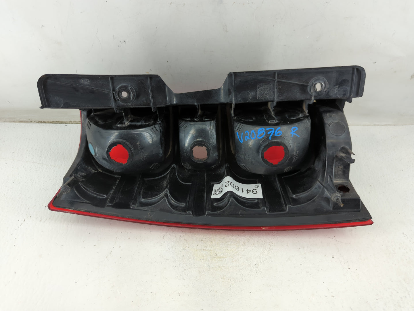 2007-2014 Chevrolet Suburban 1500 Tail Light Assembly Driver Left OEM P/N:3057KX Fits Fits 2007 2008 2009 2010 2011 2012 201