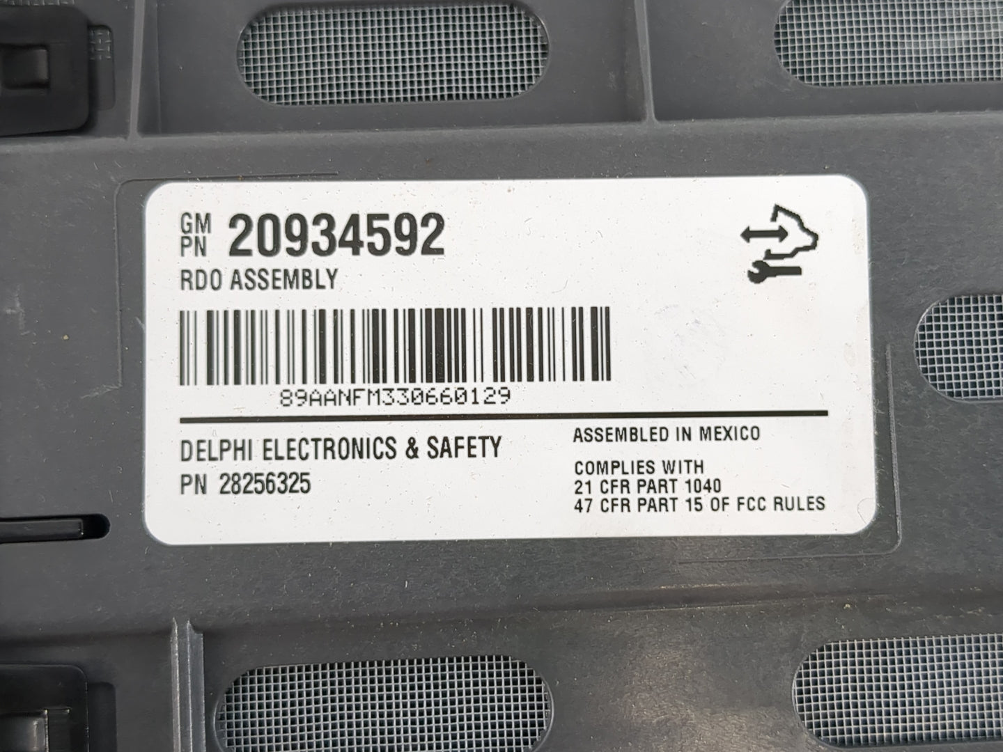 2007-2014 Chevrolet Tahoe Radio AM FM Cd Player Receiver Replacement P/N:20934592 Fits OEM Used Auto Parts - Oemusedautopart