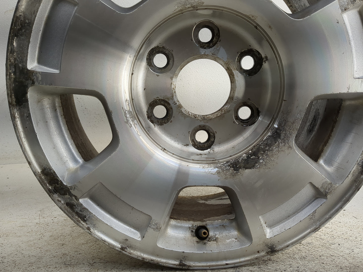 2007-2014 Chevrolet Tahoe Oem Wheel Rim 1308135 - Oemusedautoparts1.com