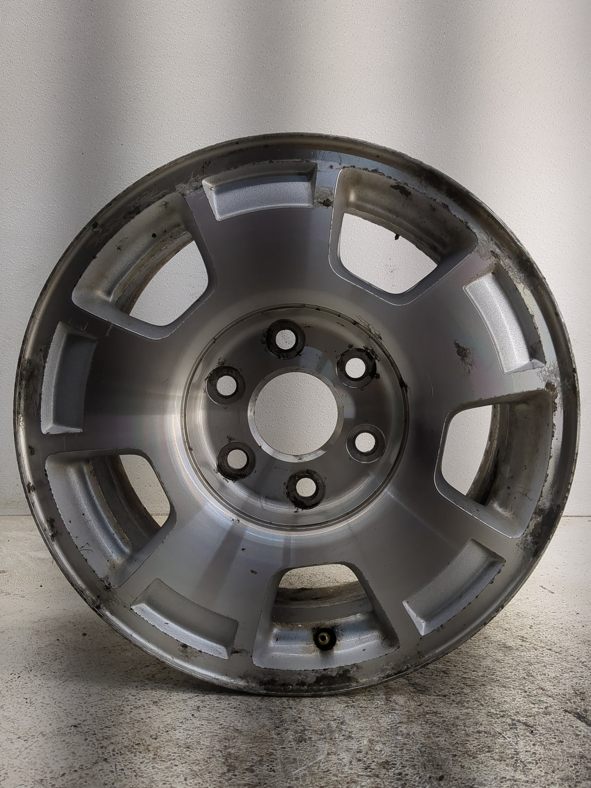 2007-2014 Chevrolet Tahoe Oem Wheel Rim 1308143 - Oemusedautoparts1.com