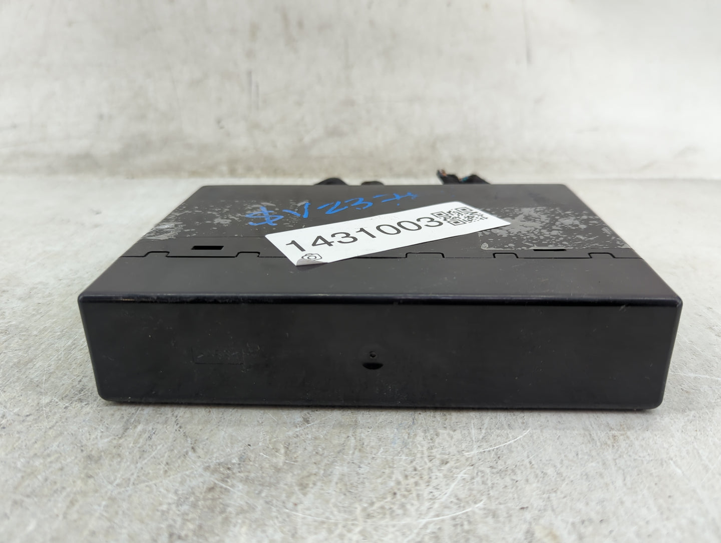 2012-2014 Chevrolet Tahoe Body Control Module Bcm Inner Cabin Fuse Box - Oemusedautoparts1.com