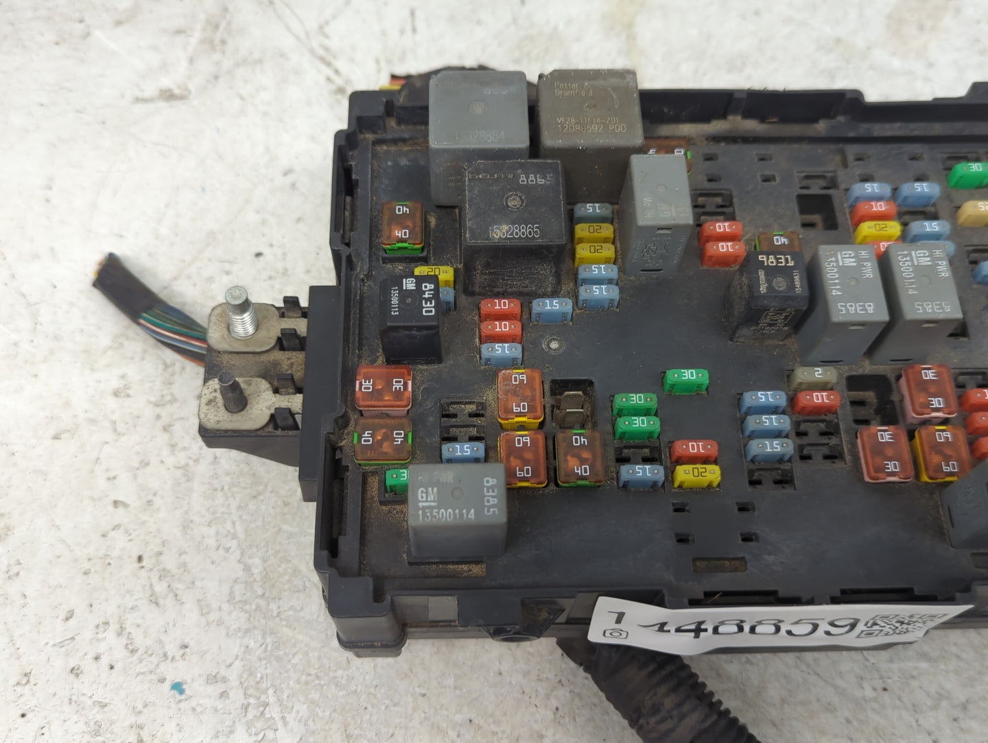 2010-2014 Chevrolet Tahoe Fusebox Fuse Box Panel Relay Module P/N:22798217 13500114, 15328865 Fits Fits 2010 2011 2012 2013 