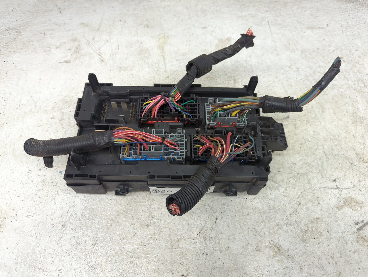 2010-2014 Chevrolet Tahoe Fusebox Fuse Box Panel Relay Module P/N:22798217 13500114, 15328865 Fits Fits 2010 2011 2012 2013 