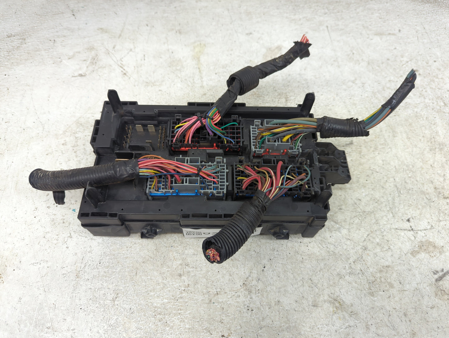 2010-2014 Chevrolet Tahoe Fusebox Fuse Box Panel Relay Module P/N:22798217 13500114, 15328865 Fits Fits 2010 2011 2012 2013 