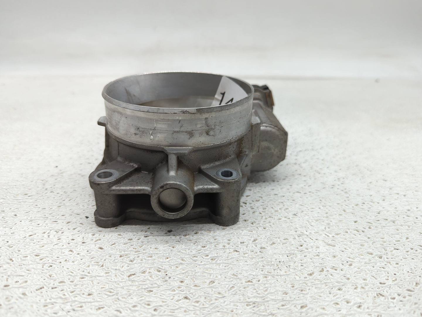 2009-2014 Chevrolet Tahoe Throttle Body P/N:RME87-309992 Fits Fits 2009 2010 2011 2012 2013 2014 2015 OEM Used Auto Parts - 