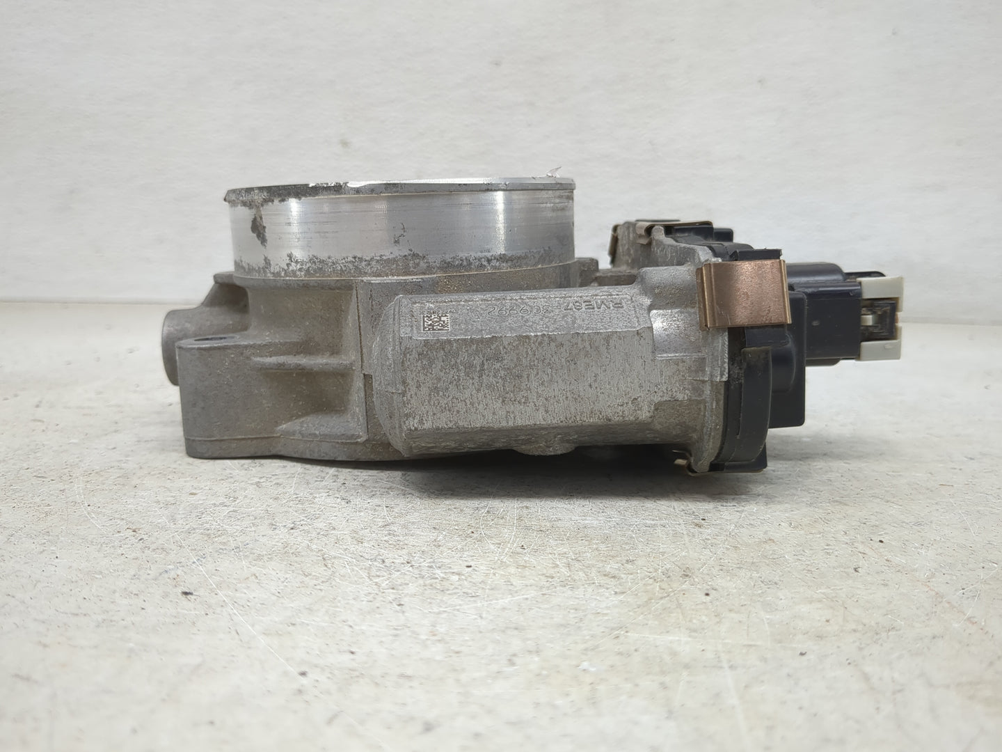 2009-2014 Chevrolet Tahoe Throttle Body P/N:RME87-309992 Fits Fits 2009 2010 2011 2012 2013 2014 2015 OEM Used Auto Parts - 